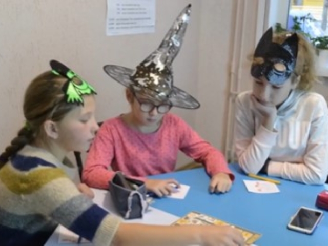 English Drive - Halloween Party